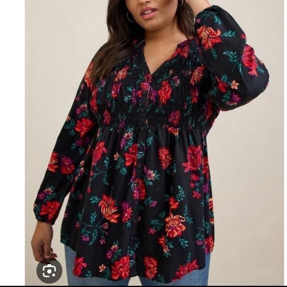 Torrid Floral Smocked Babydoll Tunic Black Red Rayon Button Front 0X Boho Flowy